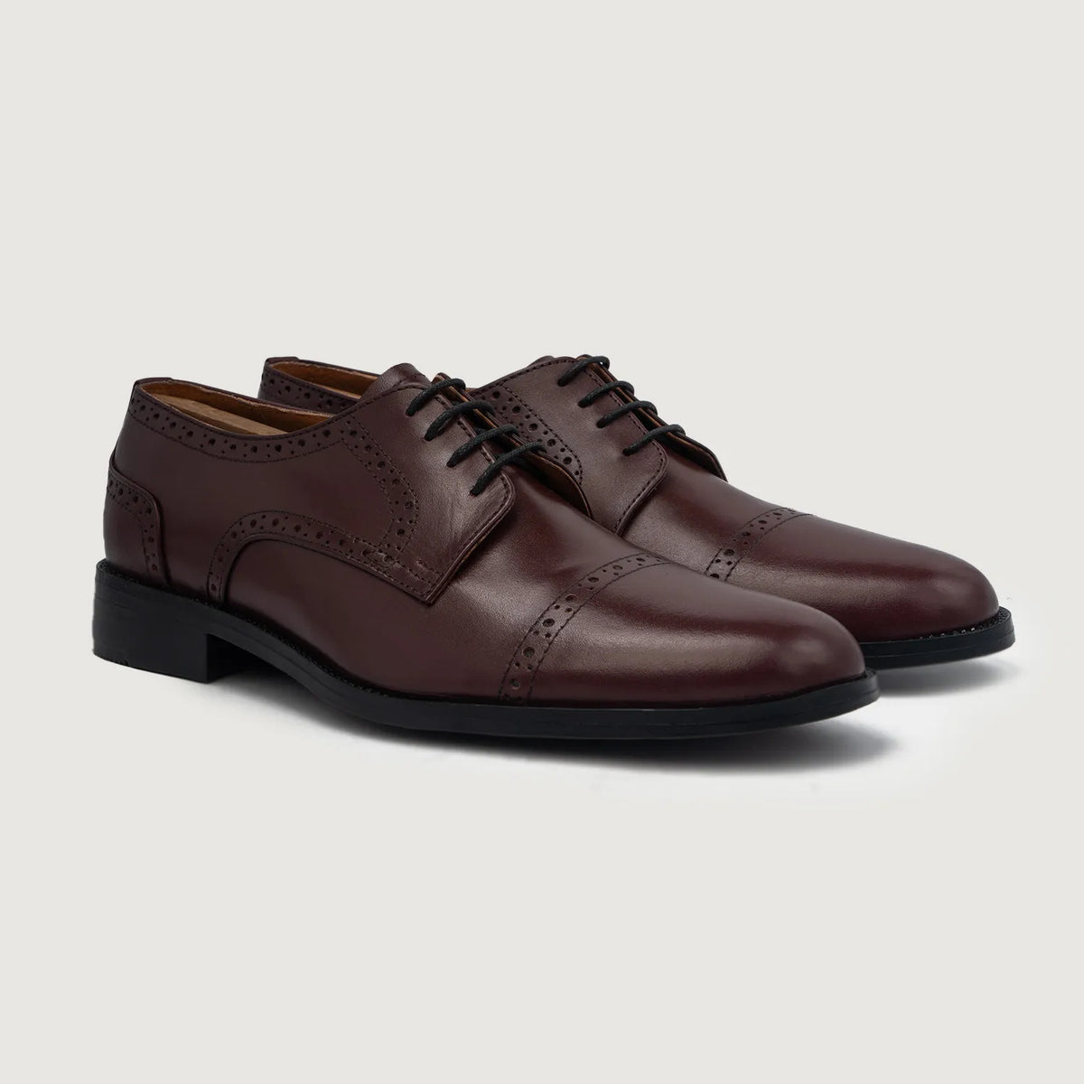 Dirk Brogues Derby Granate Zapatos de cuero para Hombre For Men in Maroon Full-Grain Leather - Vista de perfil | Comprar online
