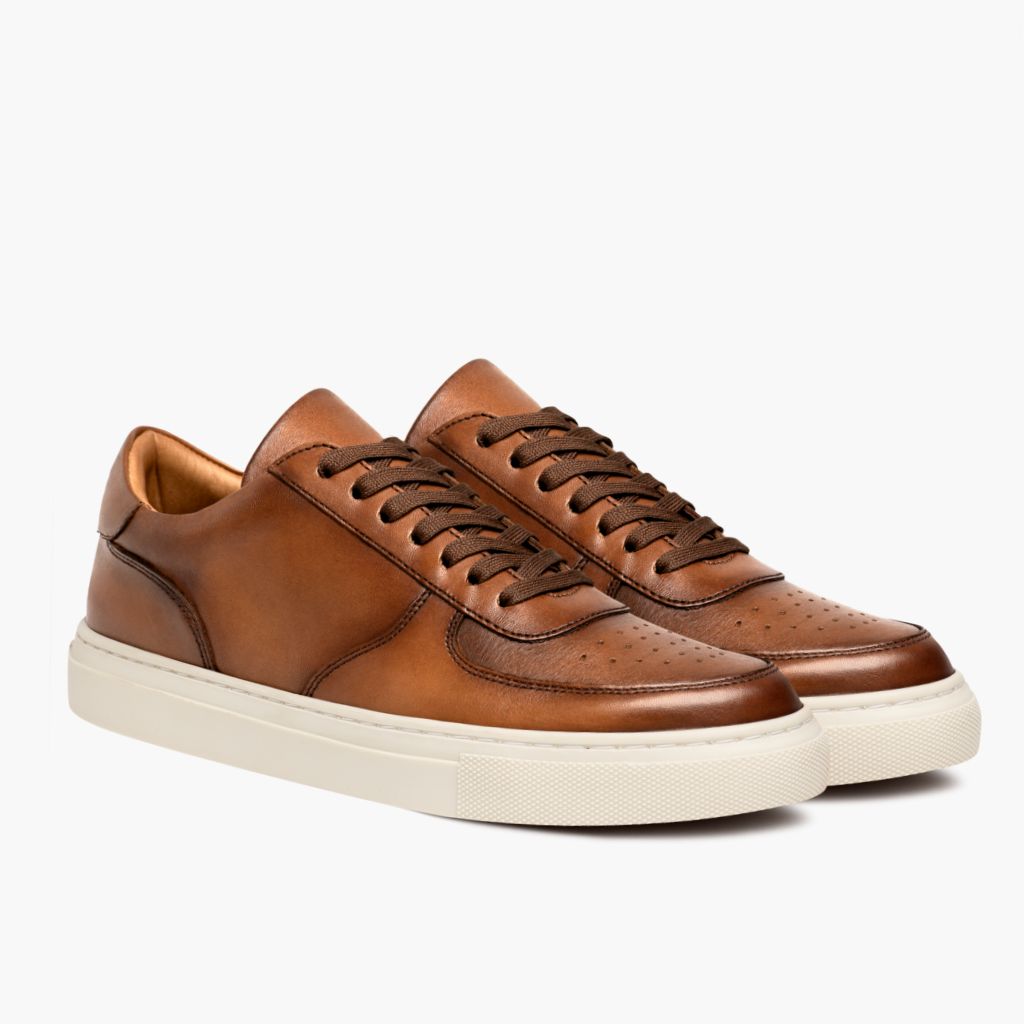 Court Toffee x Off-Blanco Zapatillas de cuero para Hombre in White Full-Grain Leather - Vista de perfil | Comprar online