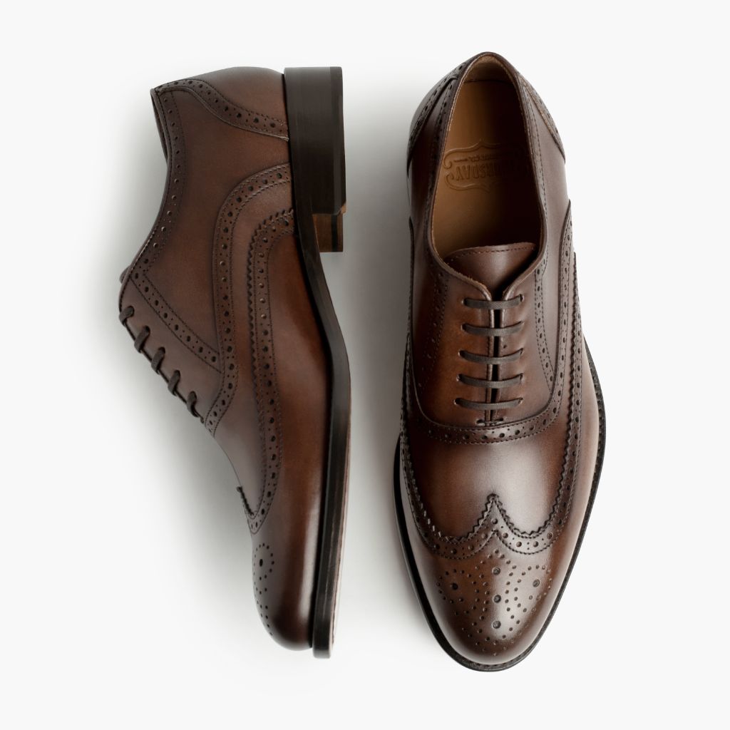 Aviator Canela Zapatos de cuero para Hombre - Vista lateral mostrando el corte ergonómico de mangas