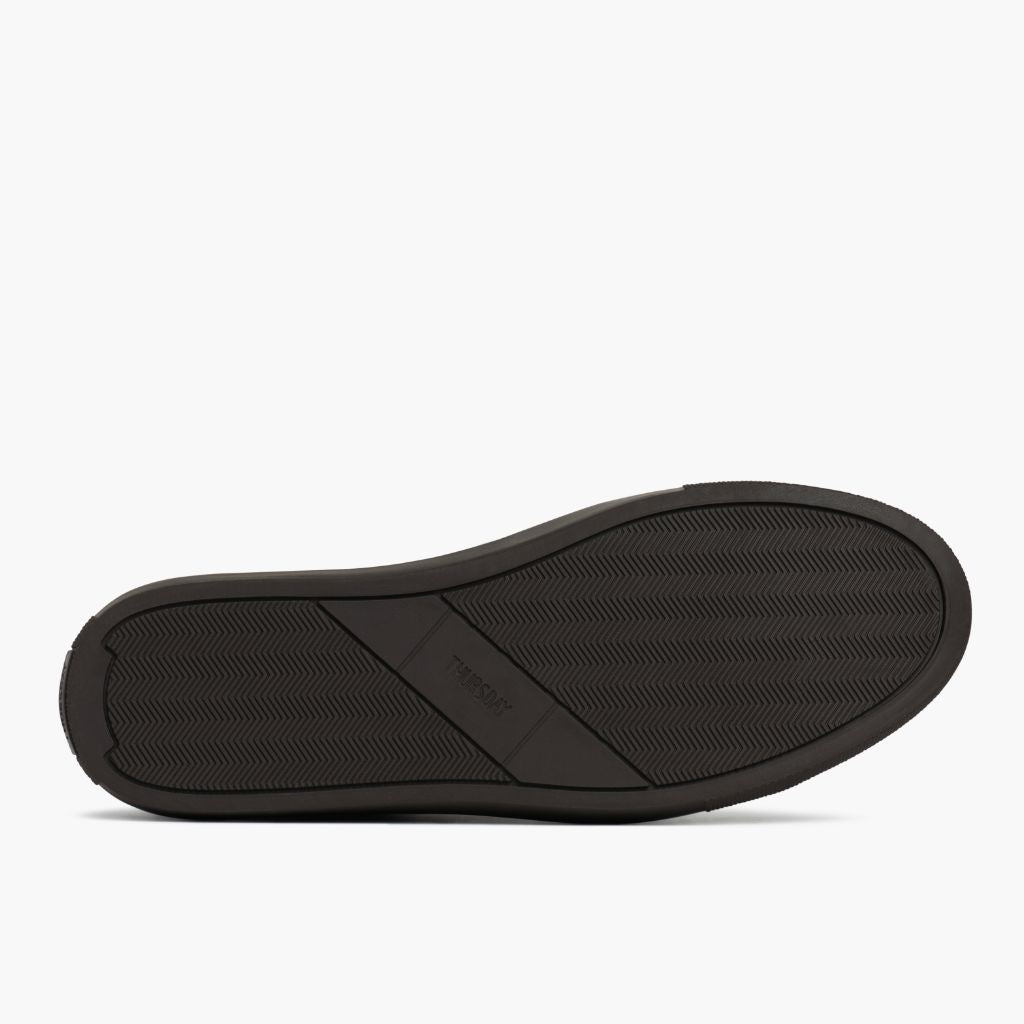 High-Traction Rubber Outsole & Lug Tread Pattern on Premier Low Top Tabaco Zapatillas de cuero para Mujer