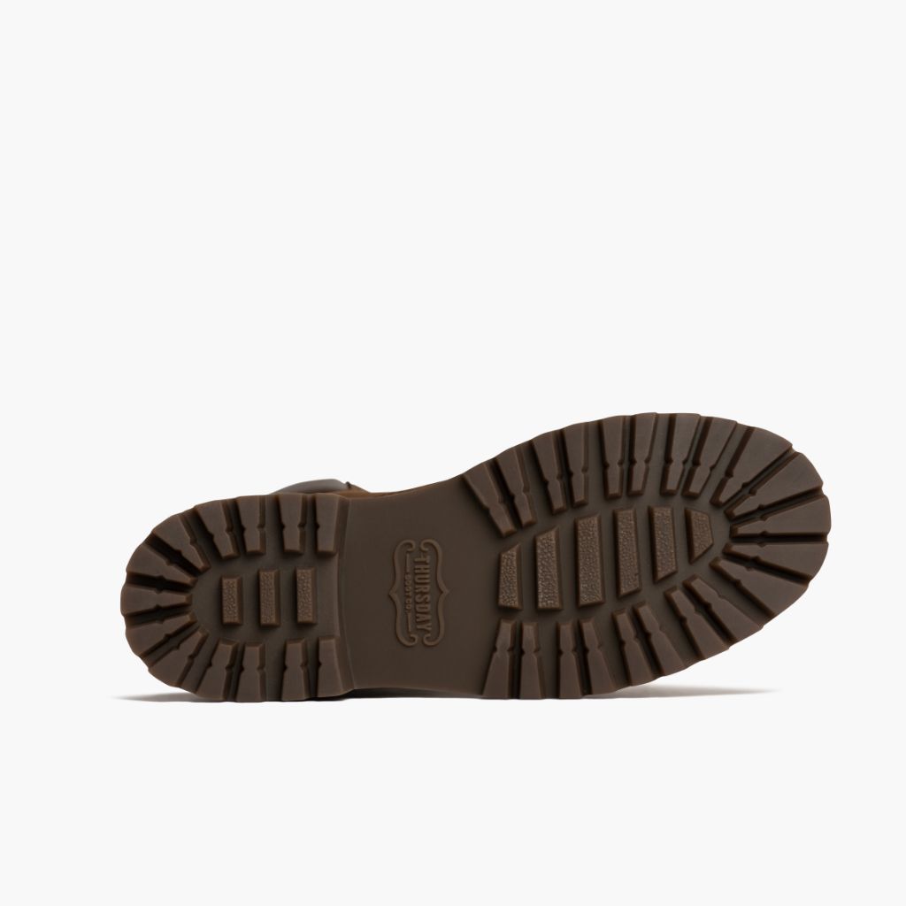 High-Traction Rubber Outsole & Lug Tread Pattern on Explorer Tostado Matte Botas de cuero para Mujer
