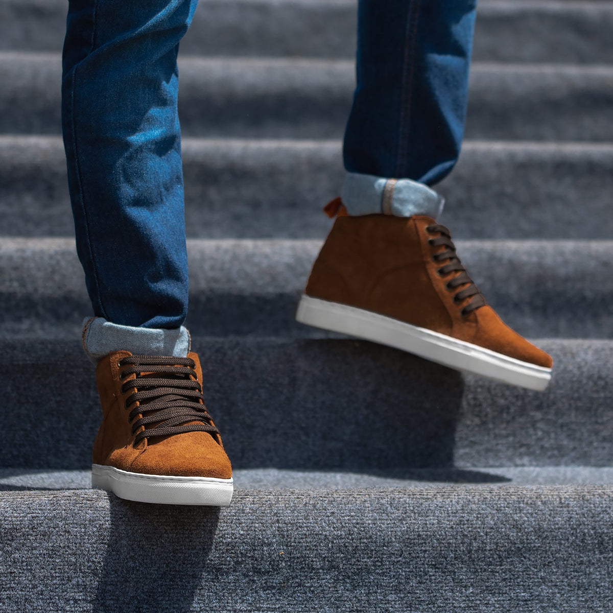 High-Traction Rubber Outsole & Lug Tread Pattern on Marty High Top Marrón Suede Zapatillas para Hombre
