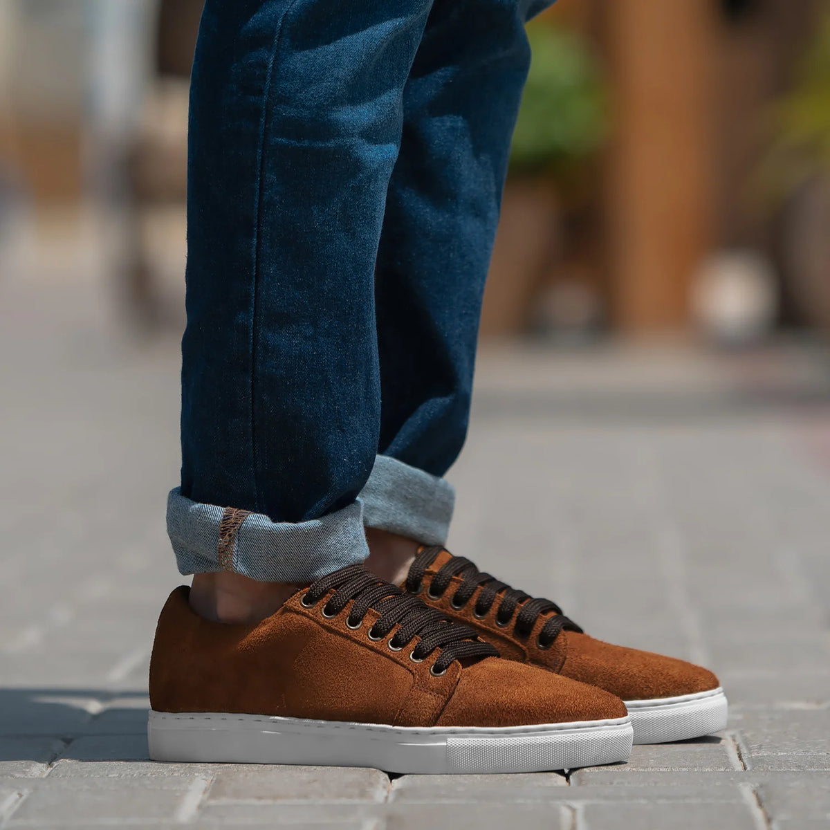 Murphy Low Top Marrón Suede Zapatillas para Hombre in Brown Goatskin Suede - Vista de perfil | Comprar online