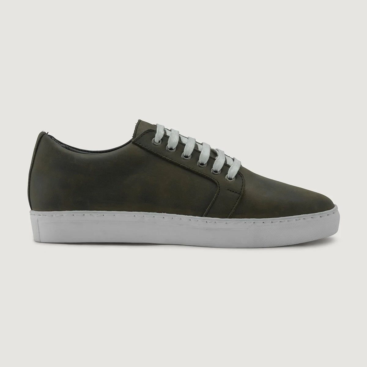 Olive Full-Grain leather Sneakers - Construcción cosida Goodyear y puntera delantera