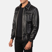 Black Cowhide Leather Bomber Jacket - Vista trasera con ajuste entallado en hombros y bajo impecable