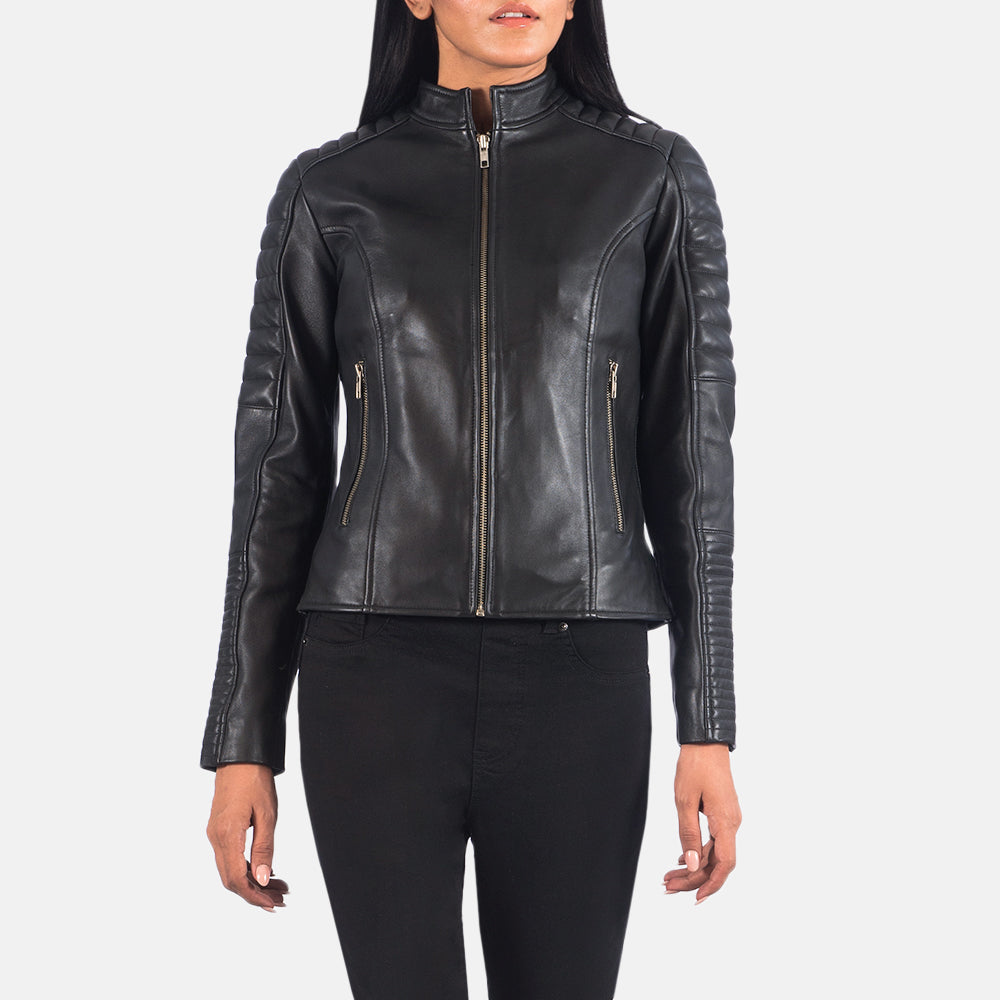 
Adalyn Acolchado Negro Chaqueta Biker de Cuero para Mujer - Vista posterior con hombros definidos y bajo impecable
