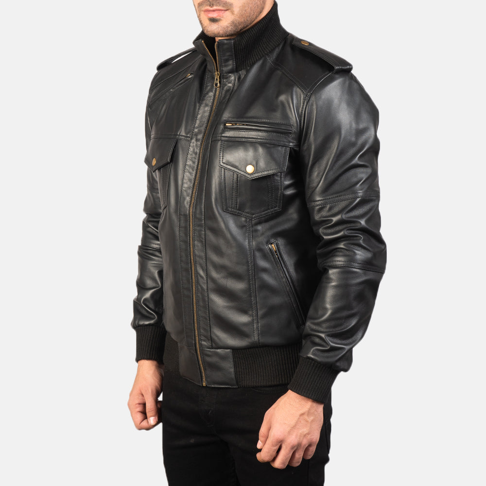 Black Sheepskin Leather Bomber Jacket - Vista trasera con ajuste entallado en hombros y bajo impecable