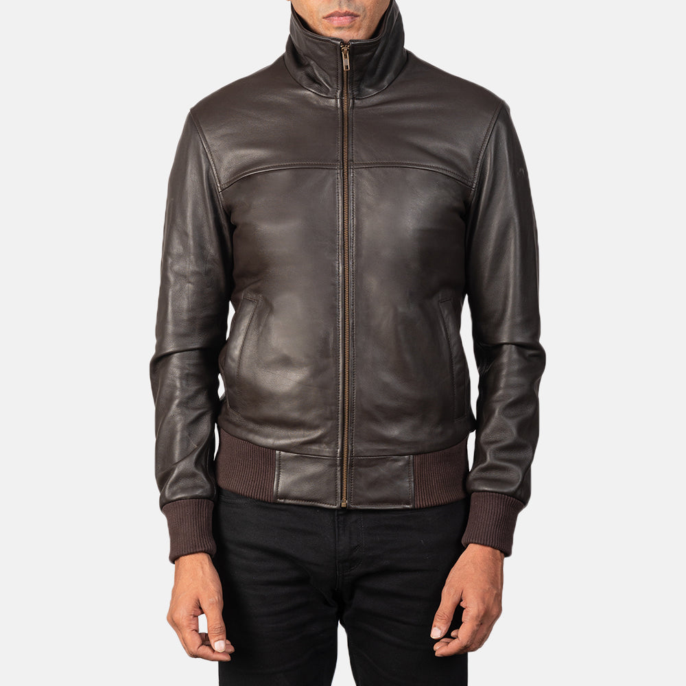 
Air Rolf Mocha Brown Leather Bomber Jacket - Vista lateral mostrando el corte ergonómico de mangas