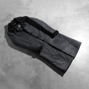 Open Hem &amp; Hem Craftsmanship Construction Detail on Women's Alina Shearling Negro Abrigo de Cuero para Mujer