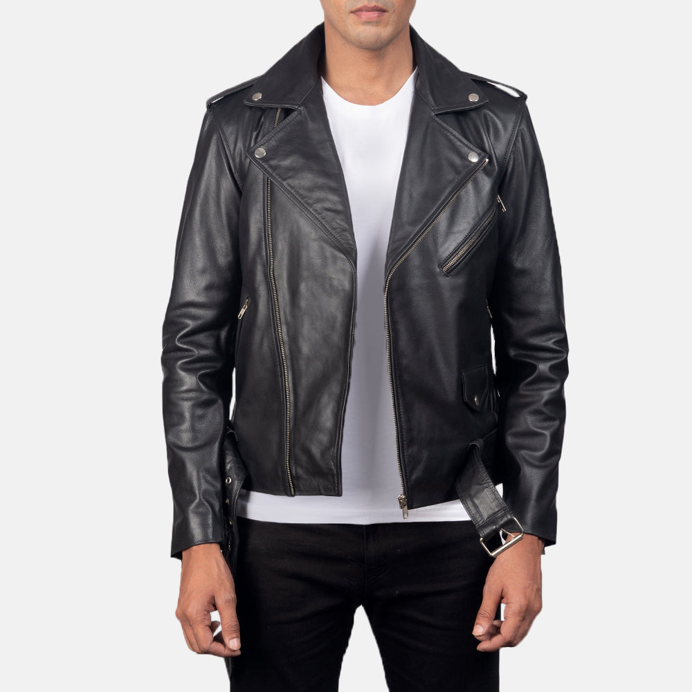 
Allaric Alley Black Leather Biker Jacket in Black Cowhide Leather - Vista frontal y silueta entallada | Comprar online