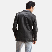 Detalle de cerca of Notch &amp; Button Hardware on Alyson Negro Blazer de Cuero de Cuero para Hombre