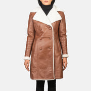 
Vista de detalle of Notch & Leather Buttons Hardware on Amie Brown Double Breasted Shearling Coat