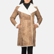 Women's Amie Distressed Brown Double Breasted Shearling Coat - Vista de perfil lateral con corte ergonómico de manga