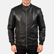 Detalle de cerca of Band with Snap Button &amp; Zipper with Dual Puller Hardware on Avan Black Leather Bomber Jacket