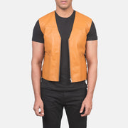 Men's Brandon Tostado Marrón Chaleco de Cuero para Hombre in Tan Brown Sheepskin Leather - Vista frontal y silueta a medida | Comprar online