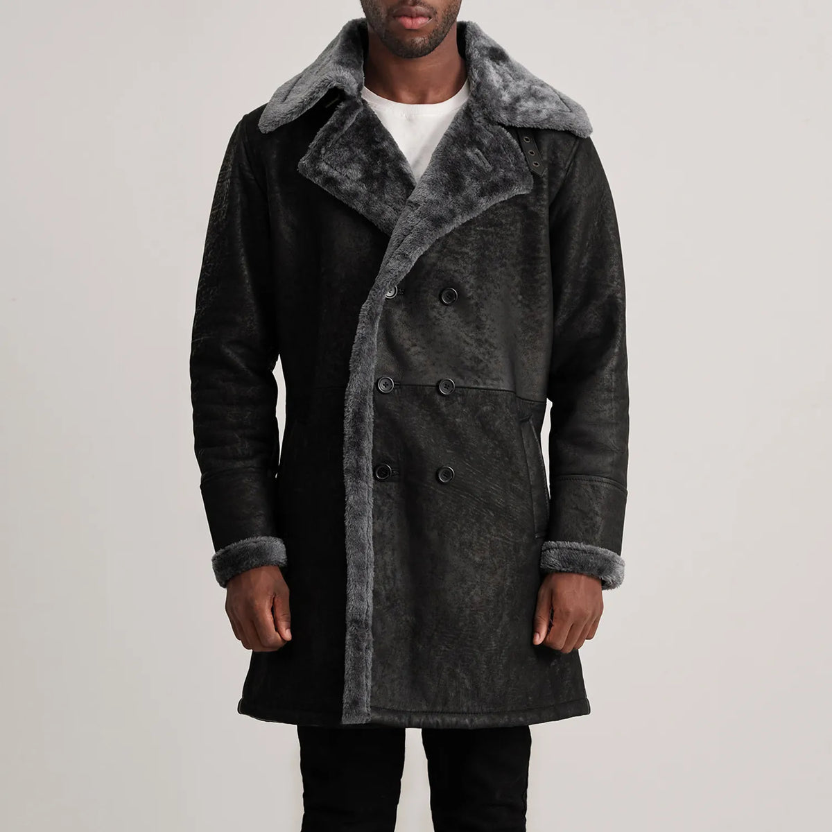 
Vista de detalle of Notch & Button Hardware on Charles Brown Suede Leather Shearling Double-Breasted Coat