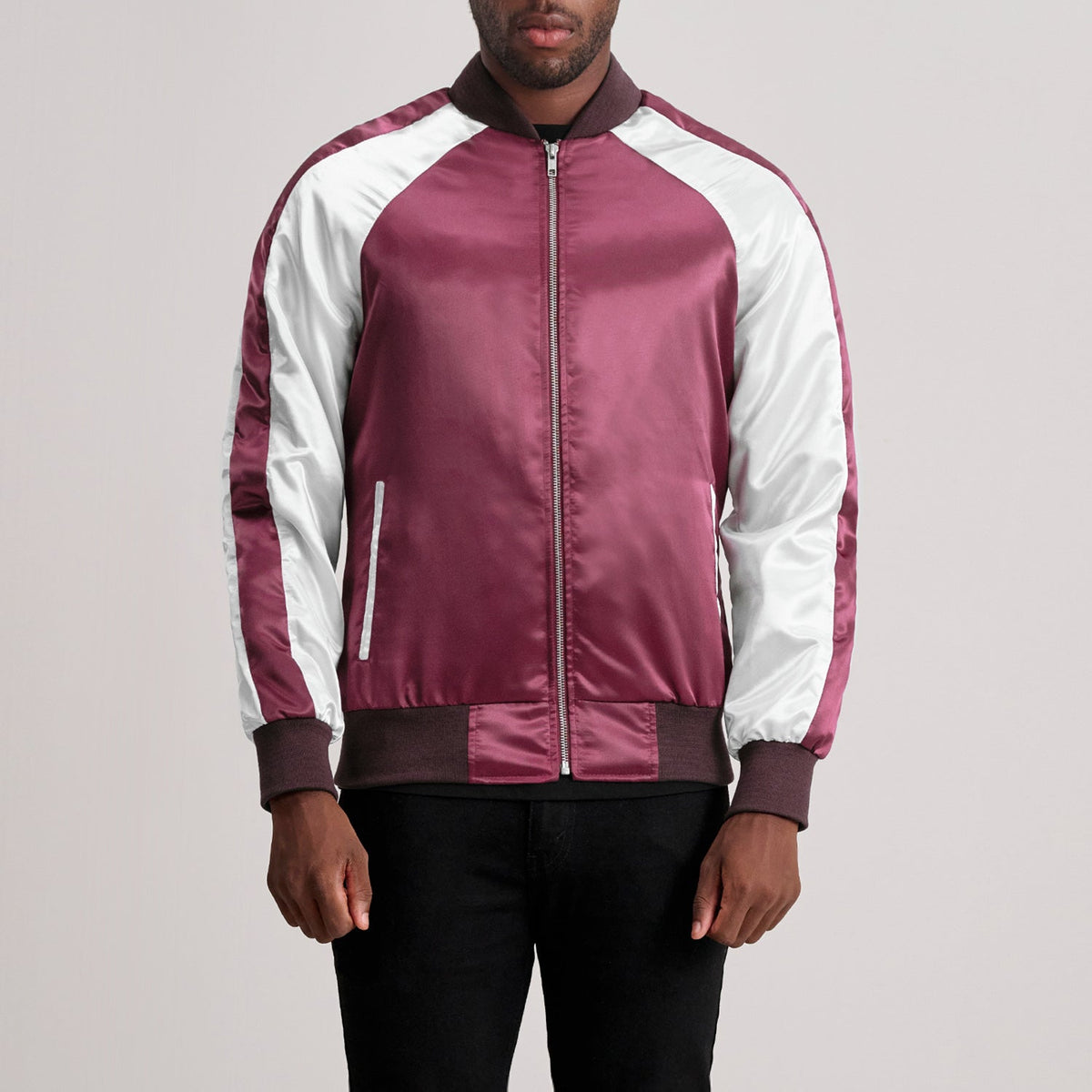 
Clarke Granate Varsity Chaqueta de Cuero para Hombre in Maroon & White Satin - Vista frontal y silueta entallada | Comprar online