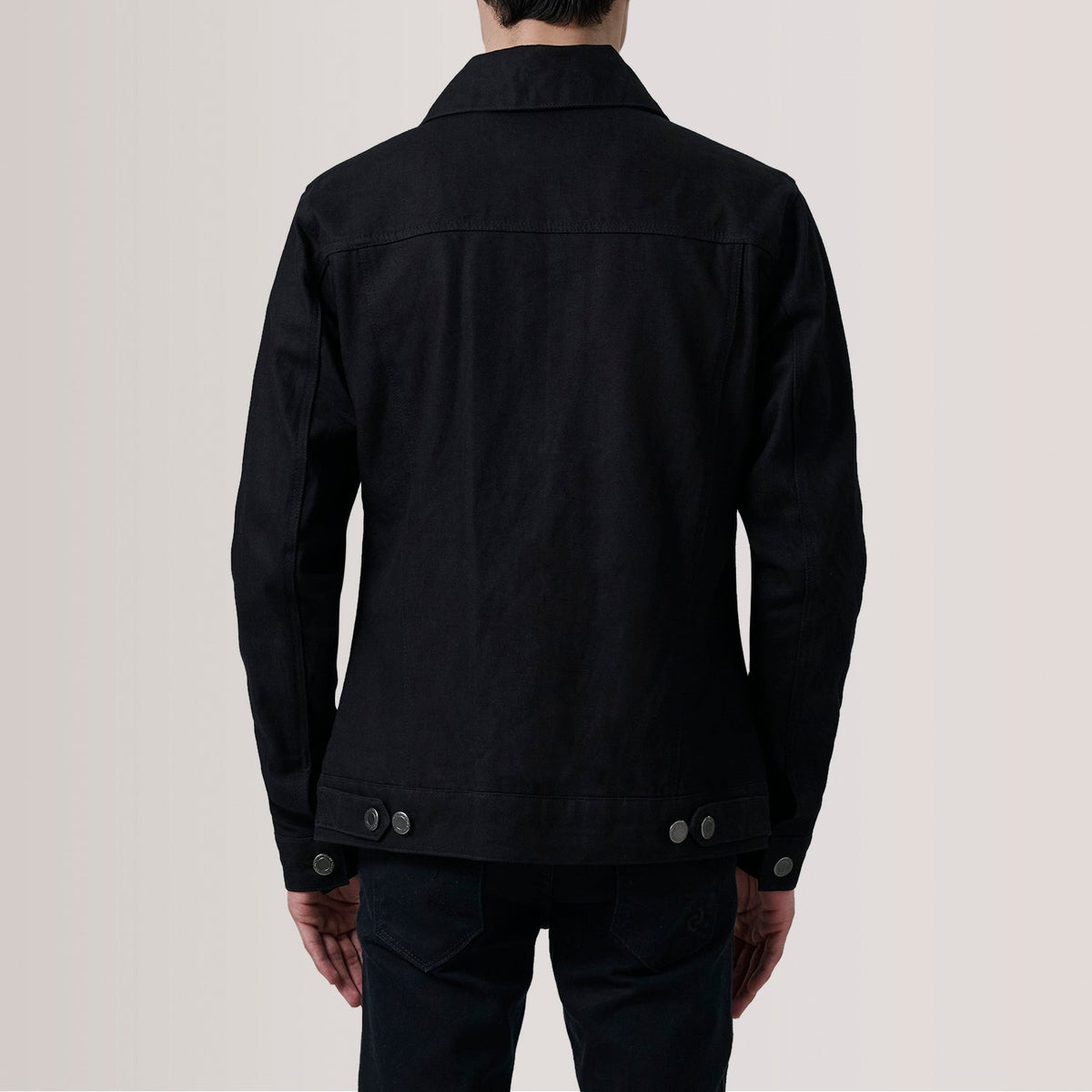 Detalle de cerca of Classic Collar &amp; Heavy-Duty Zipper Hardware on Conard Negro Denim Trucker Chaqueta de Cuero para Hombre For Men