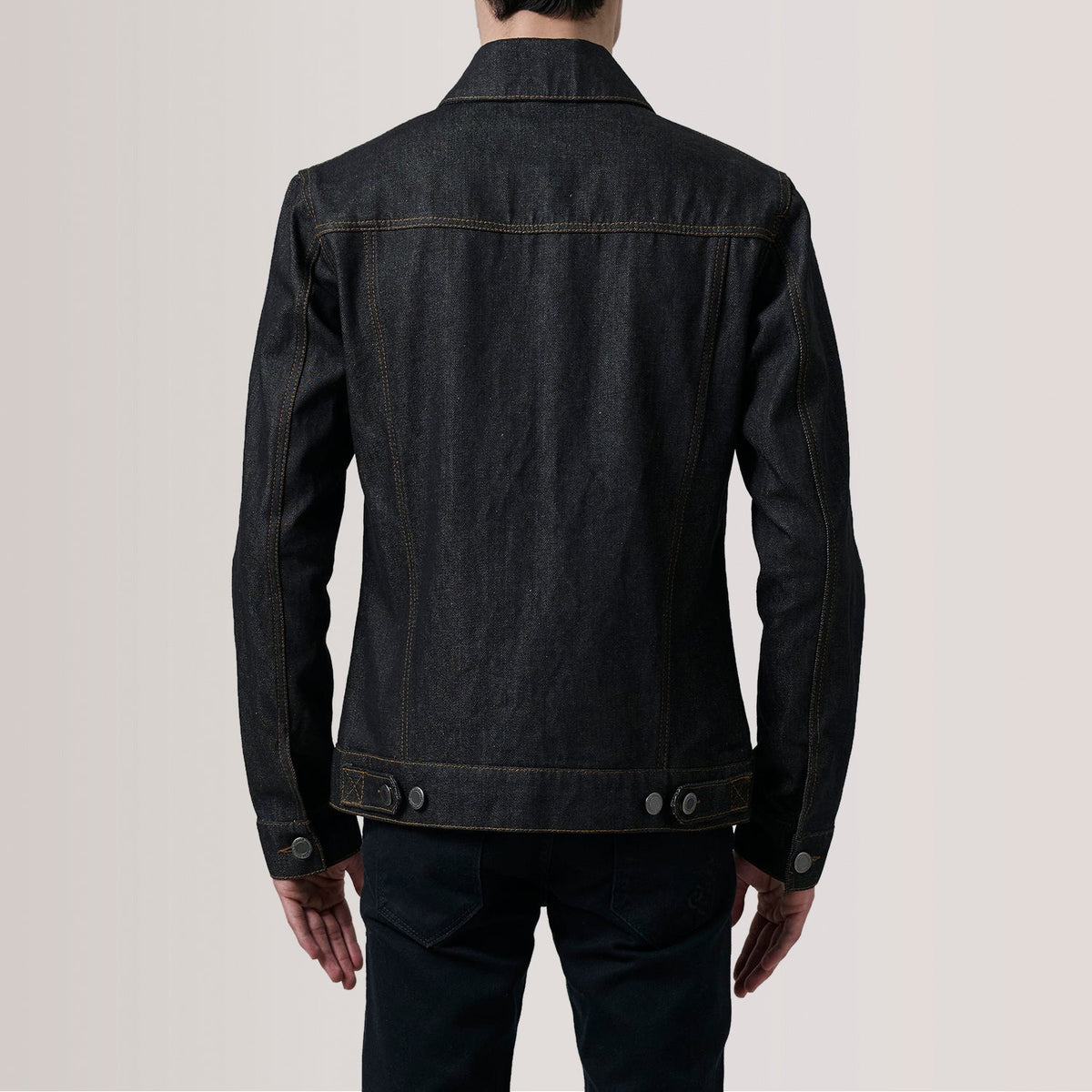 
Vista de detalle of Classic Collar & Heavy-Duty Zipper Hardware on Conard Faded Negro Denim Trucker Chaqueta de Cuero para Hombre For Men