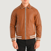 
Vista de detalle of Shirt collar & Zipper Hardware on Cooper Tostado Marrón Leather Varsity Chaqueta de Cuero para Hombre