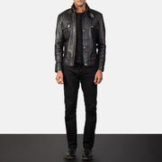 Detalle de cerca of Classic Collar &amp; Heavy-Duty Zipper Hardware on Men's Darren Black Leather Biker Jacket