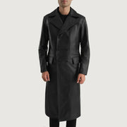 Detalle de cerca of Notch &amp; Button Hardware on Delmar Black Leather Double Breasted Coat