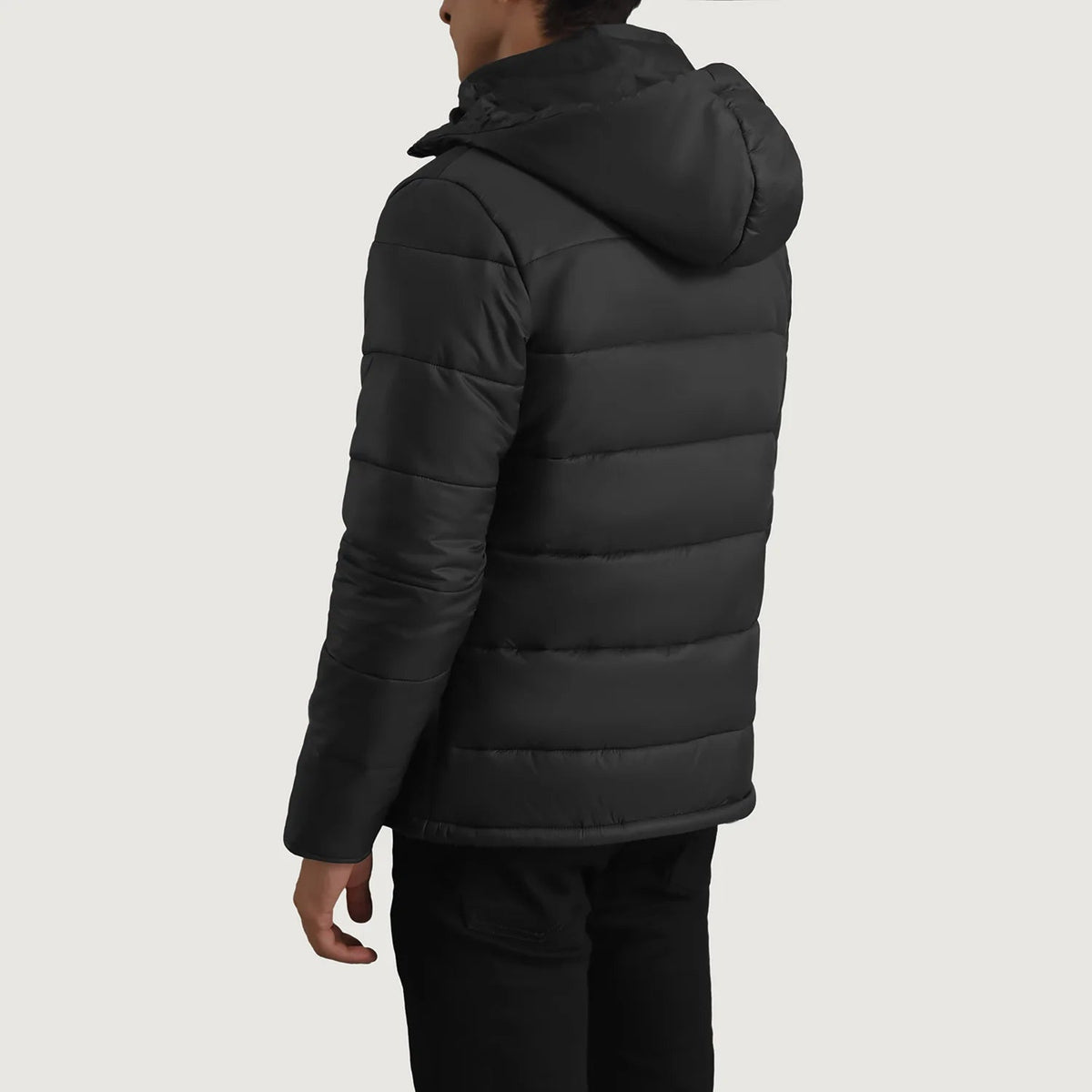 
Vista de detalle of Classic Collar & Zipper With Wind Flap Hardware on Erico Negro Hooded Puffer Chaqueta de Cuero para Hombre