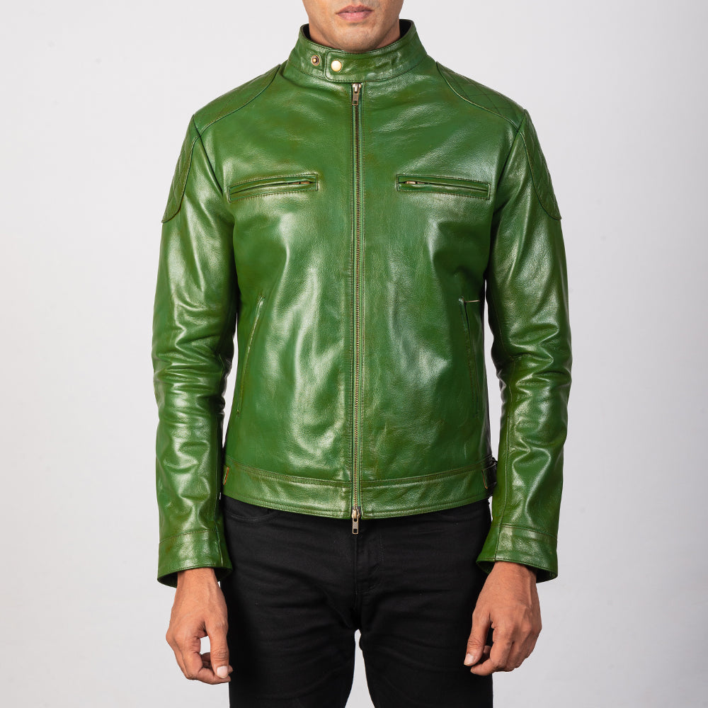 
Gatsby Quilted Green Leather Biker Jacket - Vista lateral mostrando el corte ergonómico de mangas
