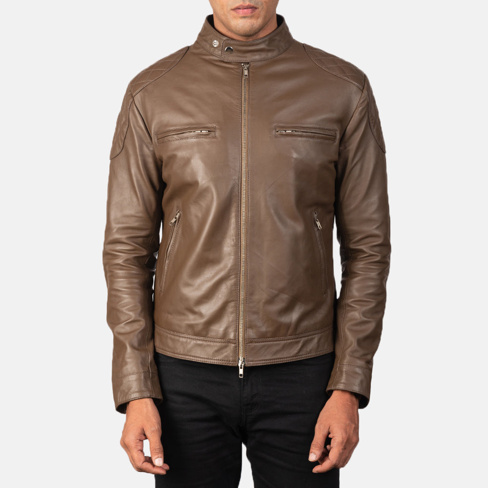 Detalle de cerca of Band with snap buttons &amp; Zipper Hardware on Gatsby Mocha Chaqueta Biker de Cuero para Hombre