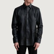 Haven Black Leather Shirt - Vista de perfil lateral con corte ergonómico de manga