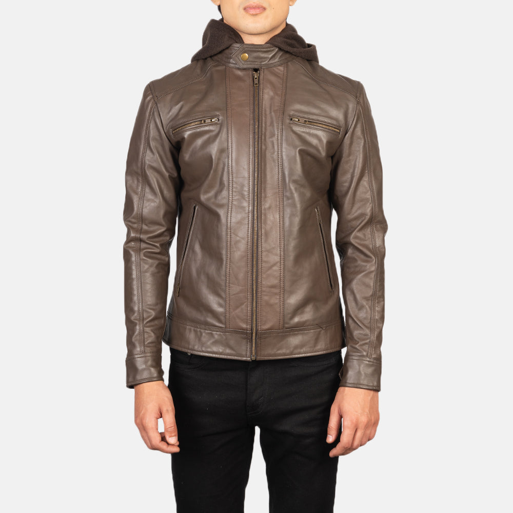 
Vista de detalle of Band with Snap Button & Zipper Hardware on Hector Marrón Hooded Chaqueta Biker de Cuero para Hombre