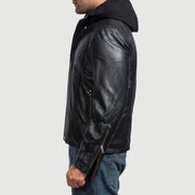 
Primer plano del cuello con broche a presión y cremalleras de Highschool Black Leather Jacket