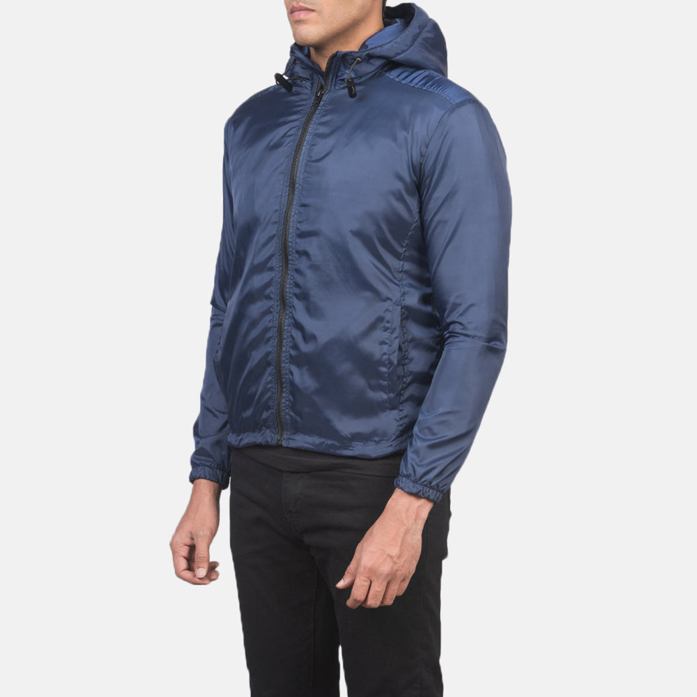 Blue Nylon Hooded Jacket - Vista posterior con hombros definidos y bajo impecable