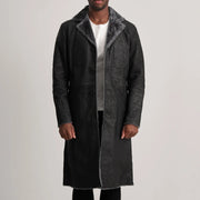 
Kolby Distressed Black Shearling Long Coat in Distressed Black Sheepskin Snuffed - Vista frontal y silueta entallada | Comprar online