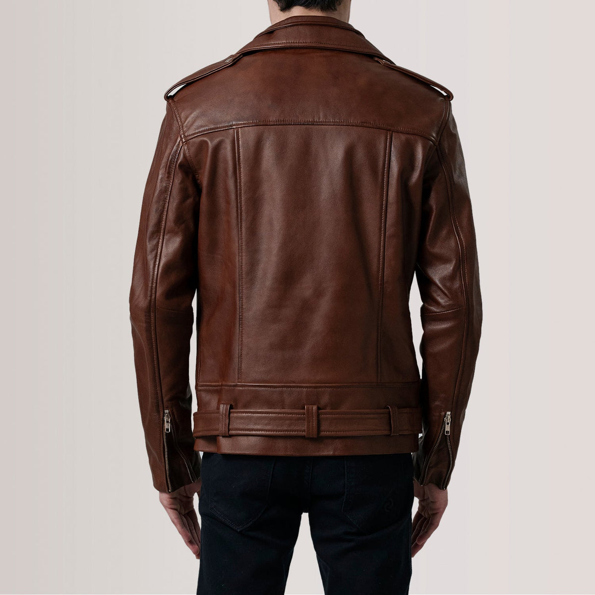 
Vista de detalle of Notch & Zipper & Waist Straps Hardware on Kole Waxed Marrón Leather Double Rider Chaqueta de Cuero para Hombre
