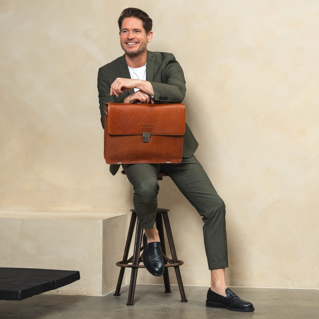 Salvatore Full-Grain Leather Briefcase para Hombre – Vista alternativa del producto 3