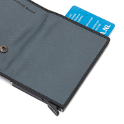 Solid Antique Brass Hardware &amp; Heavy-Duty Dual Zipper Detail on Delsbo Full-Grain Leather Card Holder para Mujer