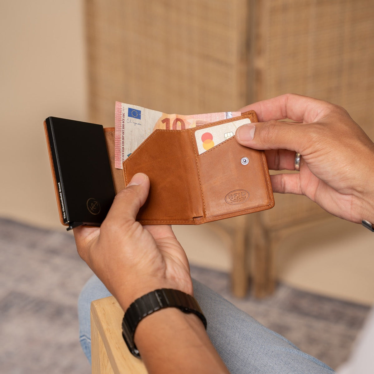 Lancaster Full-Grain Leather Card Holder para Mujer – Vista alternativa del producto 3