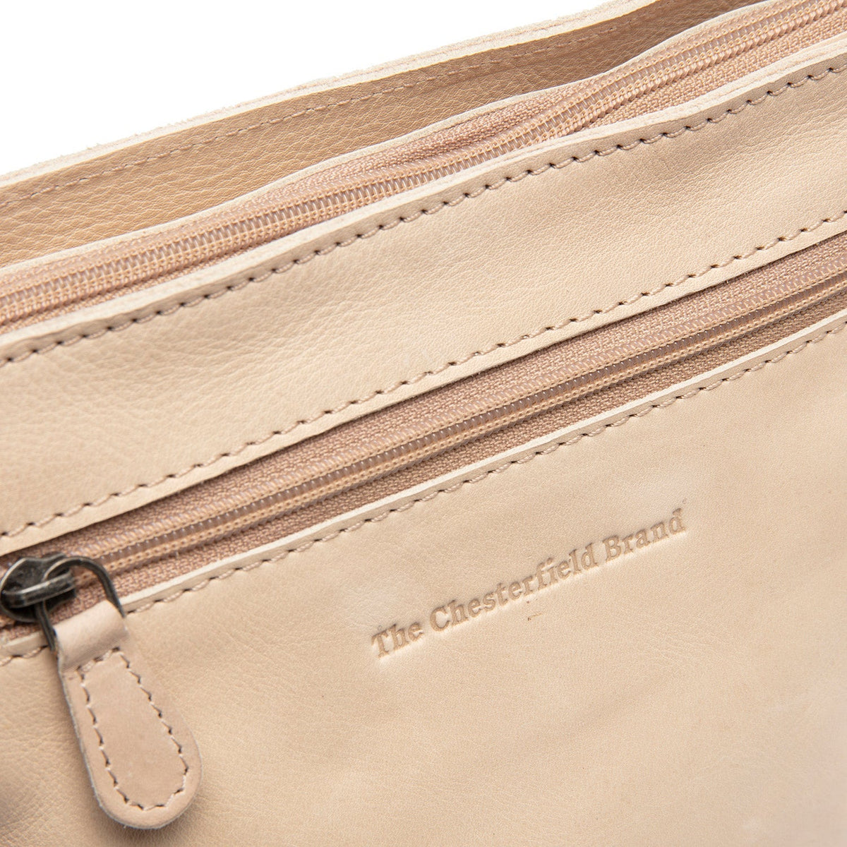 Aston Full-Grain Leather Crossbody Bag para Mujer - Structured Side Profile Showing Gusset Depth &amp; Expansion Capacity
