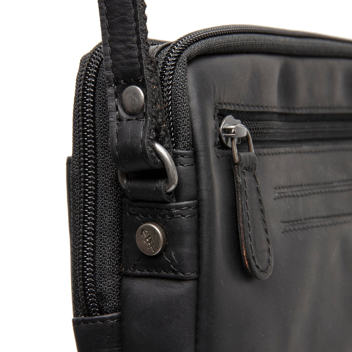 Vista interior Showing Dedicated Padded Laptop Sleeve &amp; Multi-Compartment Organization