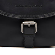 
Classic 100% Full-Grain leather Bag - Perspectiva trasera con correas de cuero reforzadas