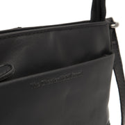Solid Antique Brass Hardware &amp; Heavy-Duty Dual Zipper Detail on Salerno Full-Grain Leather Crossbody Bag para Mujer