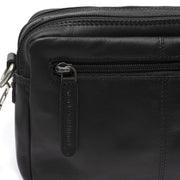 Solid Antique Brass Hardware &amp; Heavy-Duty Dual Zipper Detail on Samui Full-Grain Leather Crossbody Bag para Mujer