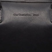 Detalle de cerca of Classic Collar &amp; Heavy-Duty Zipper Hardware on Langton Full-Grain Leather Handbag para Mujer