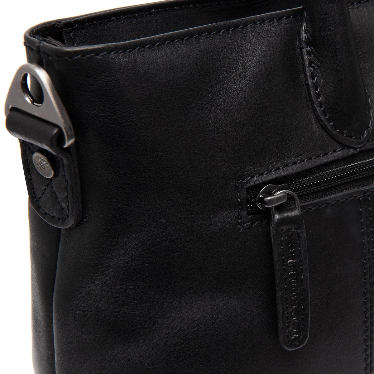 
Vista de detalle of Classic Collar & Heavy-Duty Zipper Hardware on Pergamino Bolso de mano de cuero flor