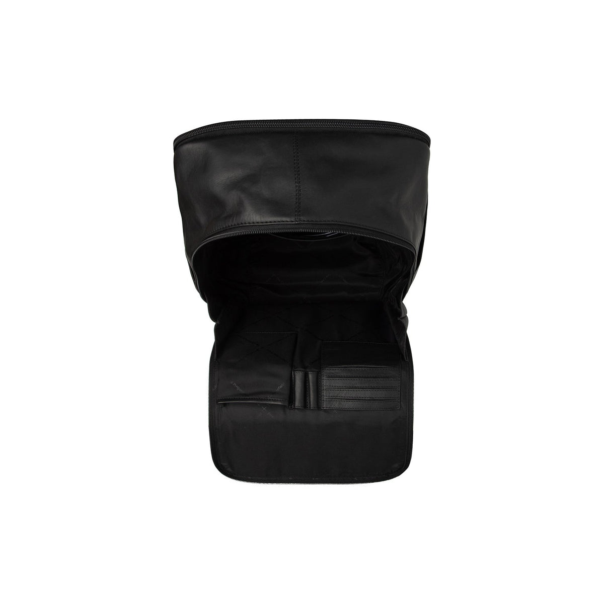 
100% Full-Grain Wax Pull-Up 100% Full-Grain Leather Grain Texture & Handcrafted Patina Detail