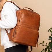 Lennox Full-Grain Leather Laptop Backpack para Mujer – Vista alternativa del producto 2