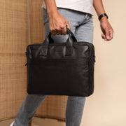 Frazer Full-Grain Leather Laptop Bag para Mujer - Structured Side Profile Showing Gusset Depth &amp; Expansion Capacity