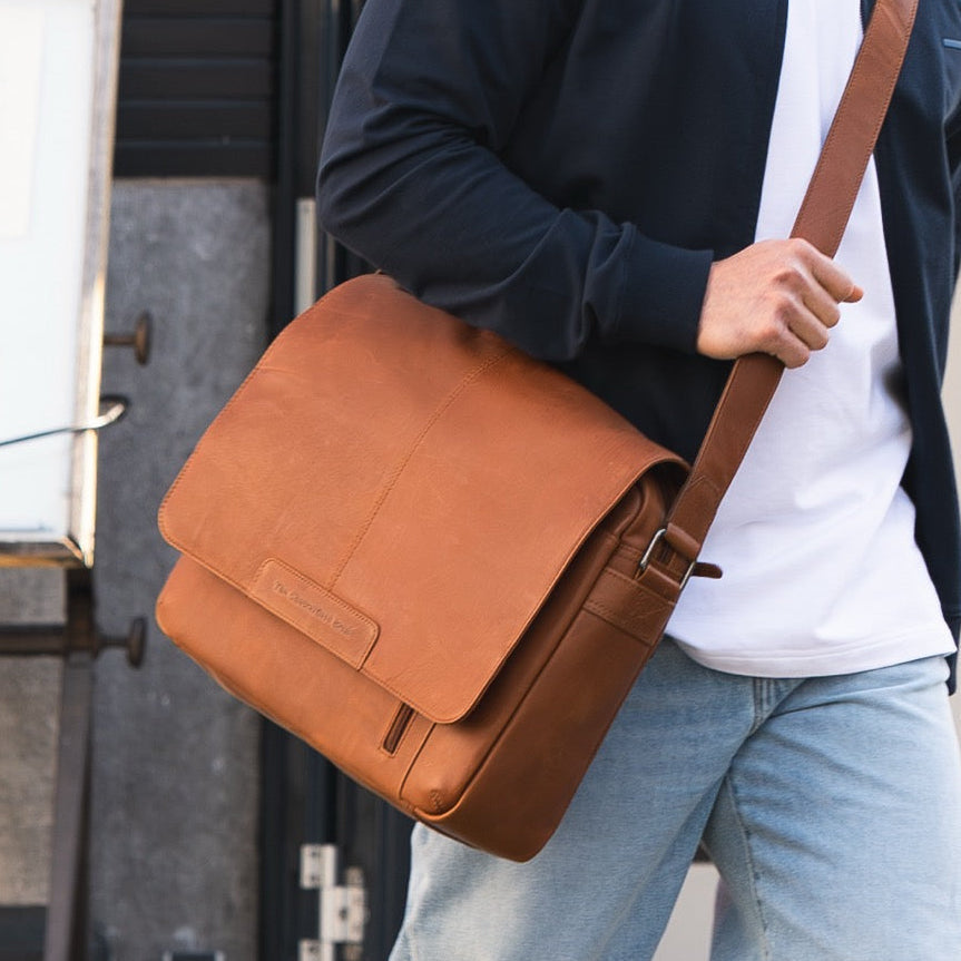 Richard Full-Grain Leather Laptop Bag para Hombre – Vista alternativa del producto 2
