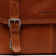 Solid Antique Brass Hardware &amp; Heavy-Duty Dual Zipper Detail on Veneto Full-Grain Leather Laptop Bag para Mujer